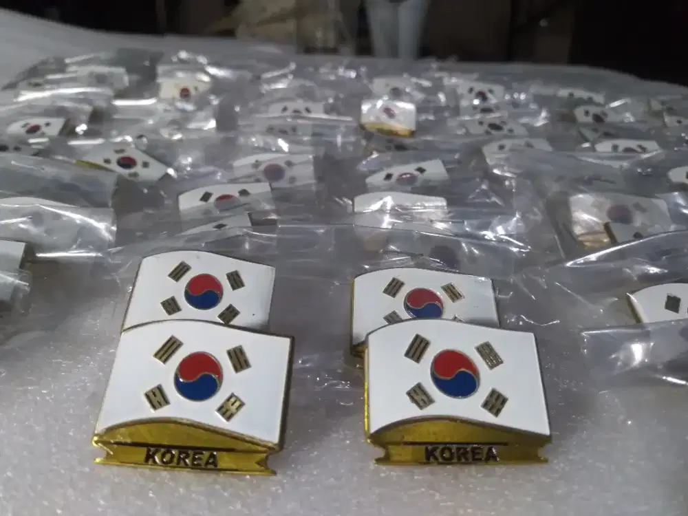 Pin Tembaga, lencana dll