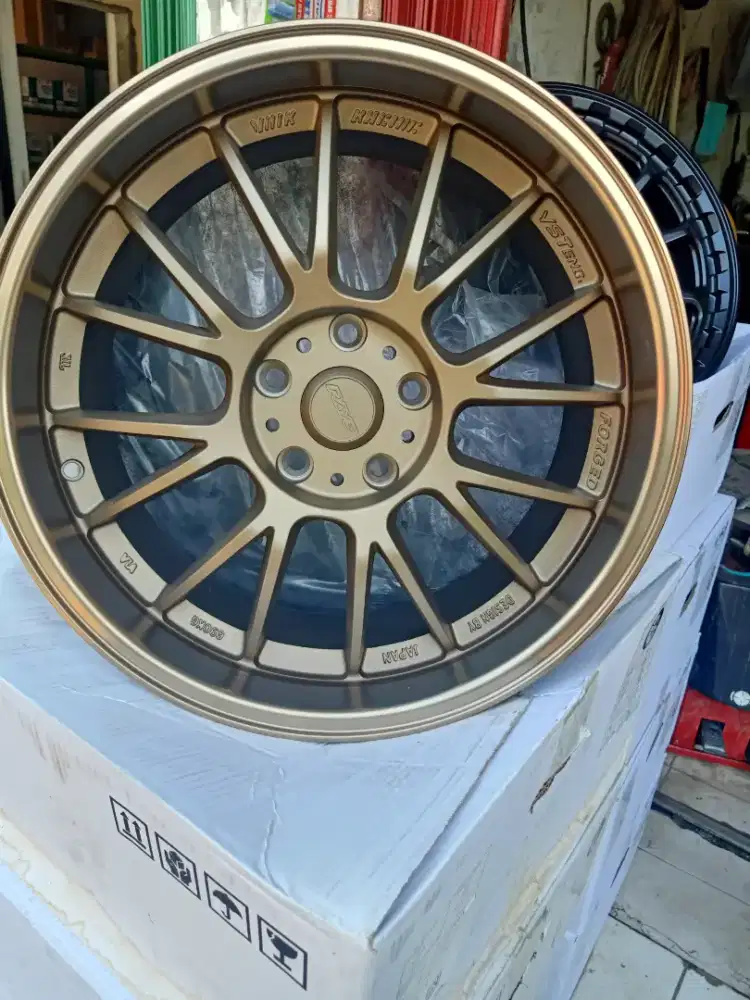 Brow R18x8.5in hole 5 pcd 114,3