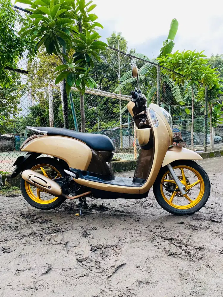 Honda Scoopy 110cc Pgm_Fi Cbs Tahun 2015