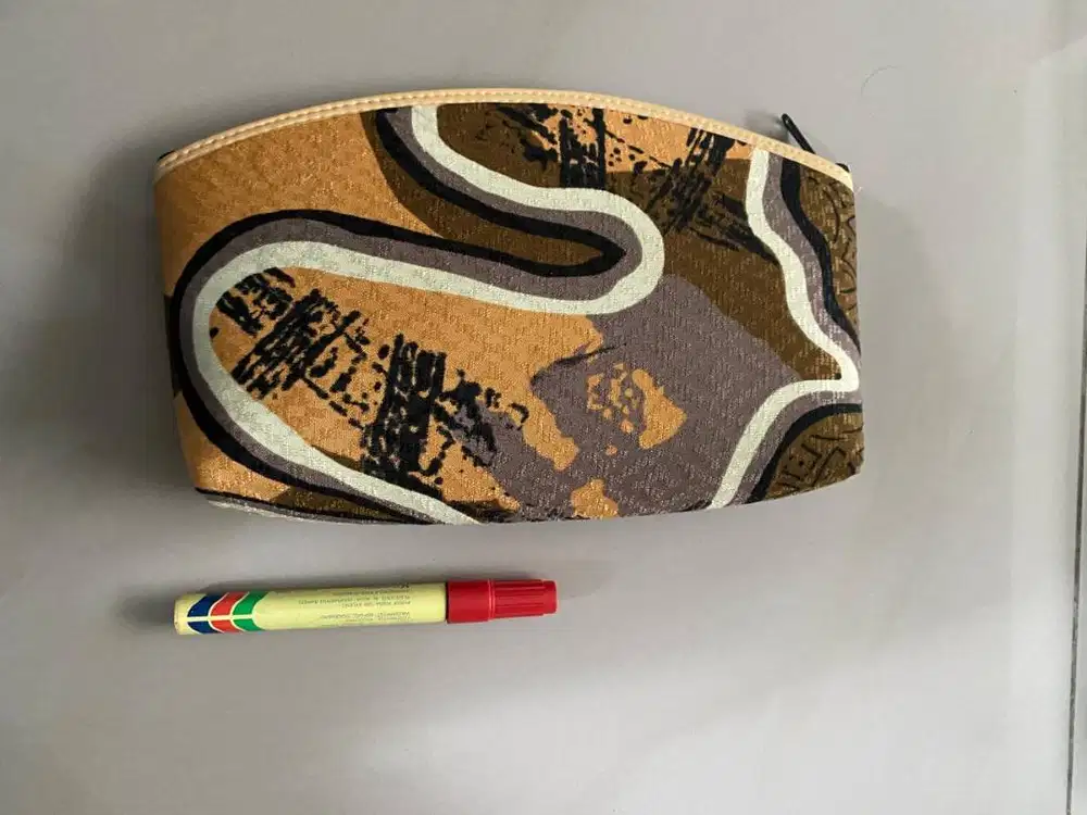 POUCH/ DOMPET MOTIF CANTIK – PRELOVED LIKE NEW