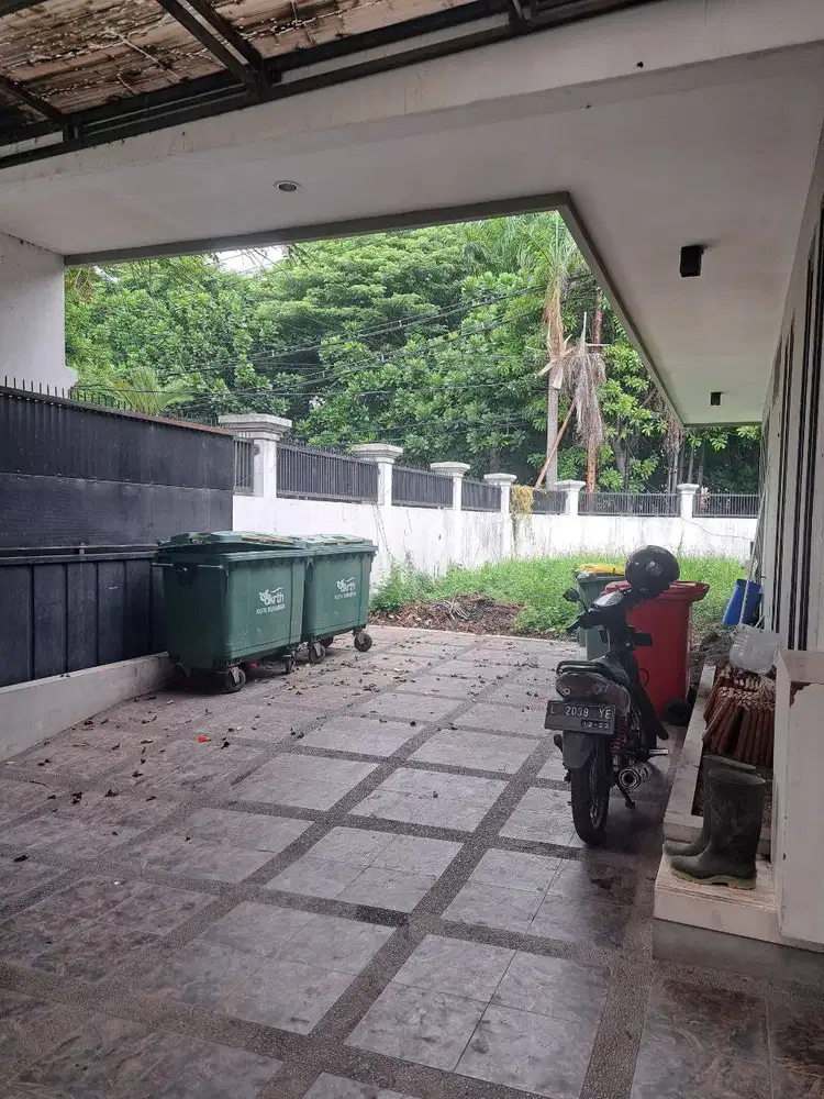 DISEWAKAN RUMAH JALAN KESUMBA - HOOK