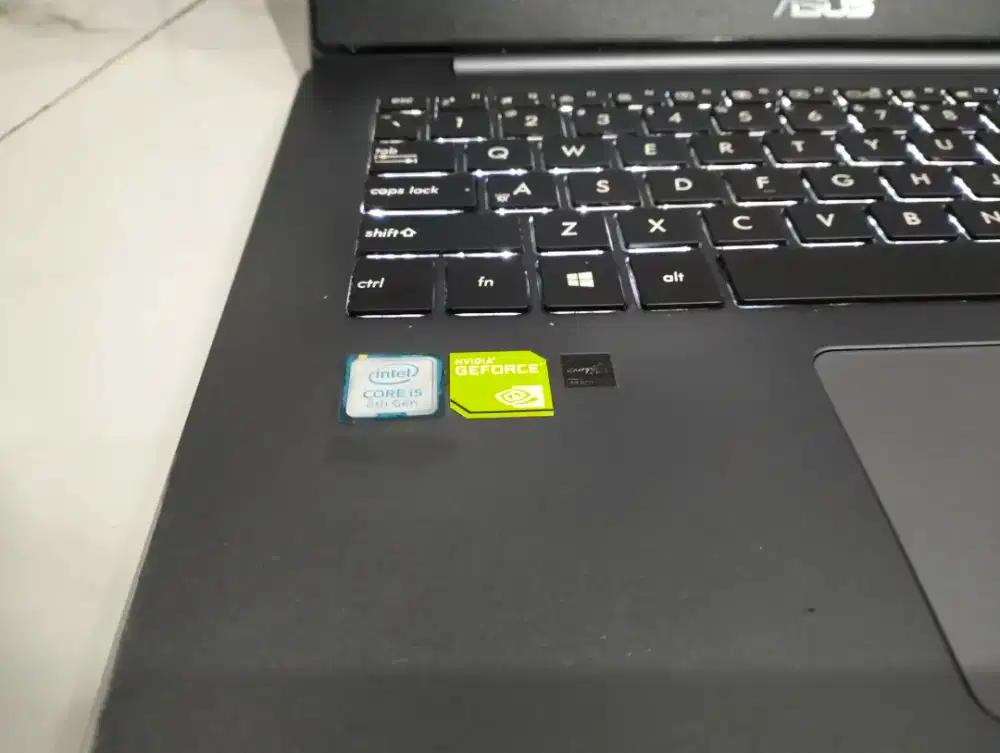 Asus ZenBook mewah core i5 GEN8 RAM 8 SSD 512/Nvidia mx150/BACKLIT