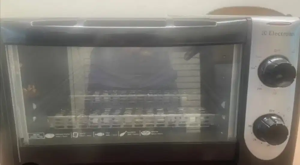 Oven listik merek electrolux