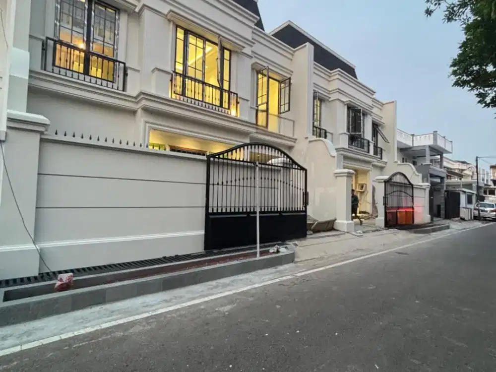 Rumah Baru Mewah Cempaka Putih dengan rooftop Jakarta Pusat