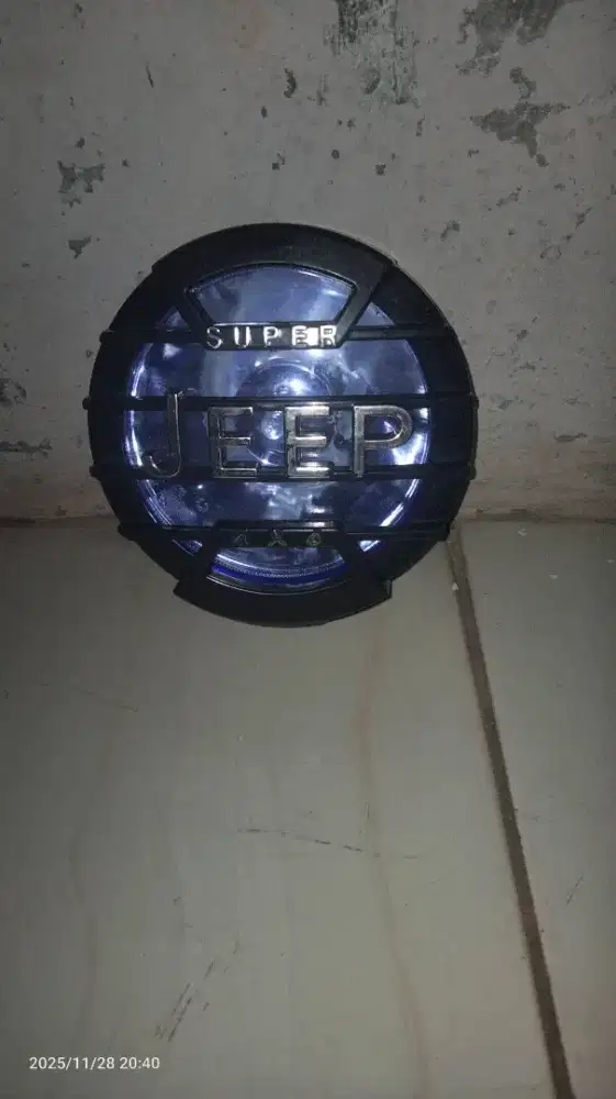 Lampu reflektor Jeep h4
