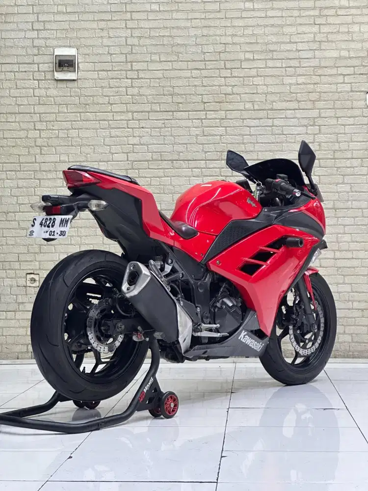 TERMURAH‼️ Kawasaki Ninja 250 FI Pmk 2015 Merah Favorit
- dava mustika