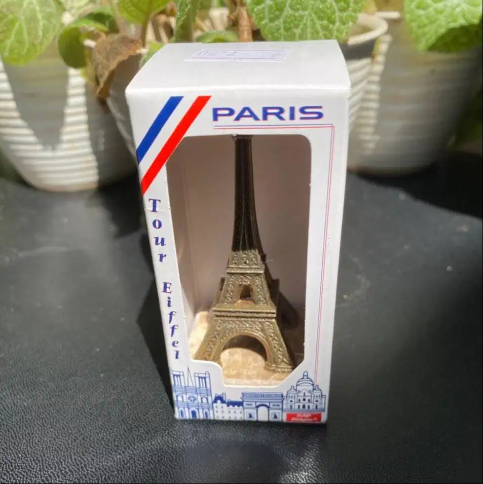 MINIATUR EIFFEL TOWER – SOUVENIR PARIS - VIEUX PARIS COLLECTION – BARU