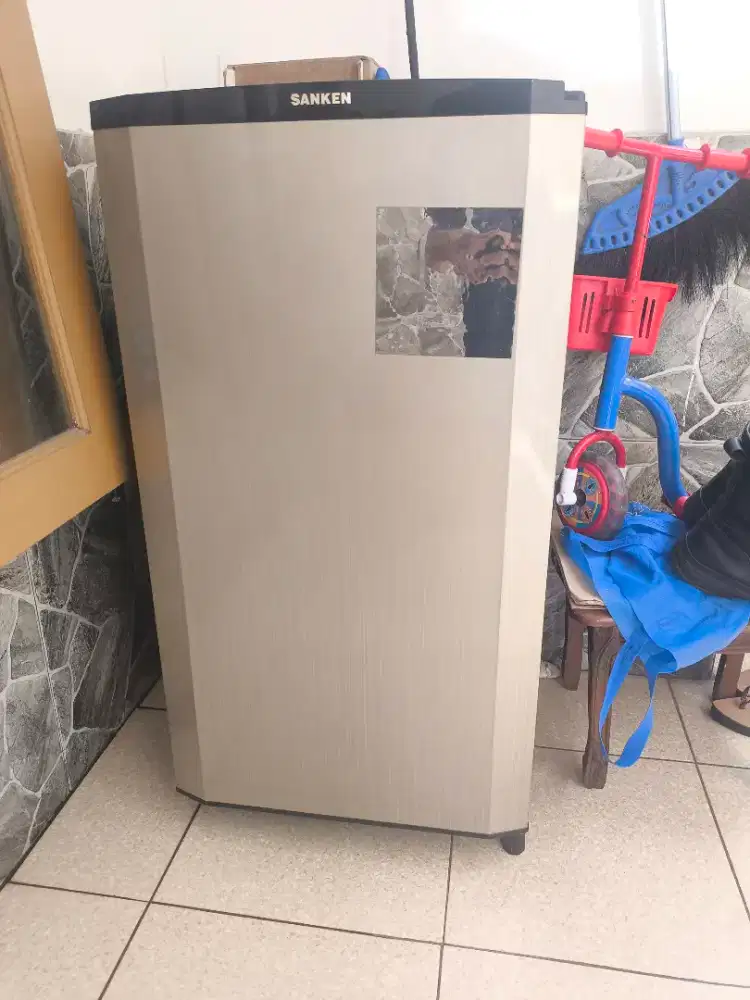 Sanken Kulkas 1 Pintu SK-V191A-SB/CB (190 Liter)