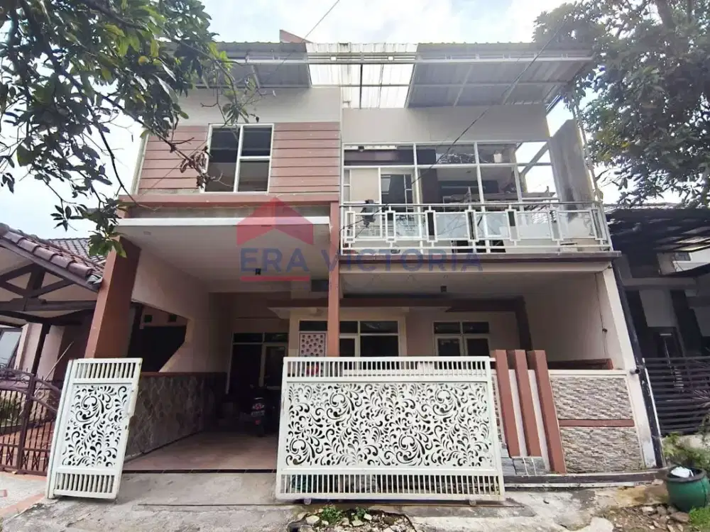 Lokasi Langka! Rumah 2,5 Lantai di Perumahan Eksklusif Sulfat