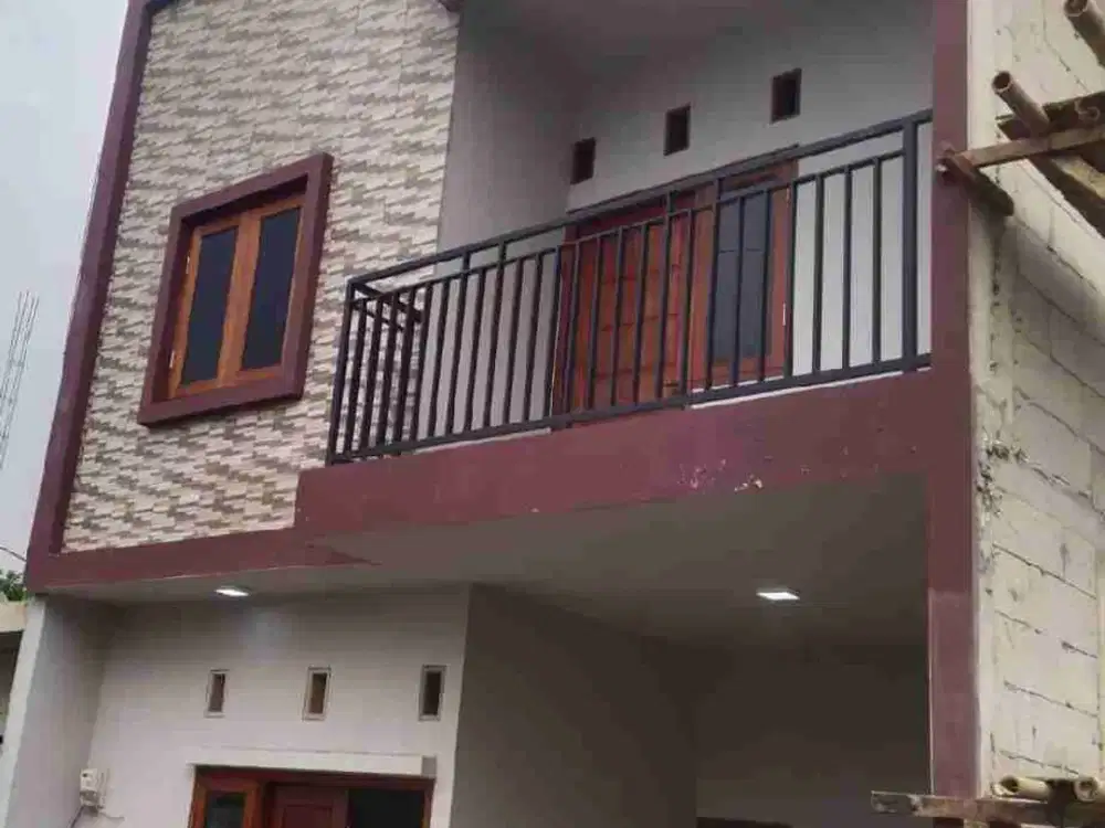 dijual rumah 2 lantai murah