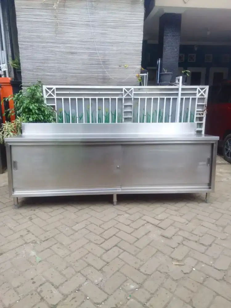 Kabinet pintu sleding ukuran 250x70x85