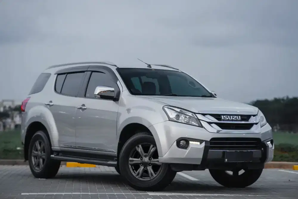 Isuzu Mux 2017 Silver Royale Premiere