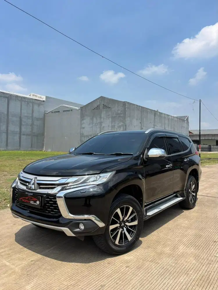 Mitsubishi Pajero 2.4 Dakar 2016 Automatic ( Hitam Metalik )
