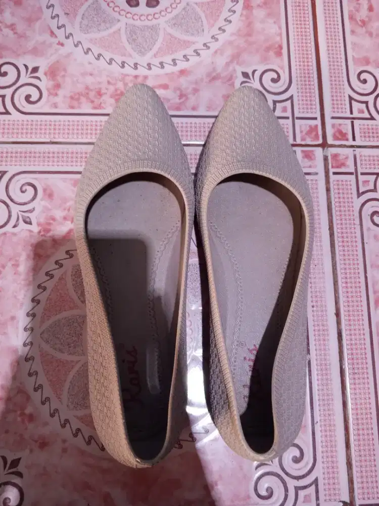 Flat shoes / sepatu