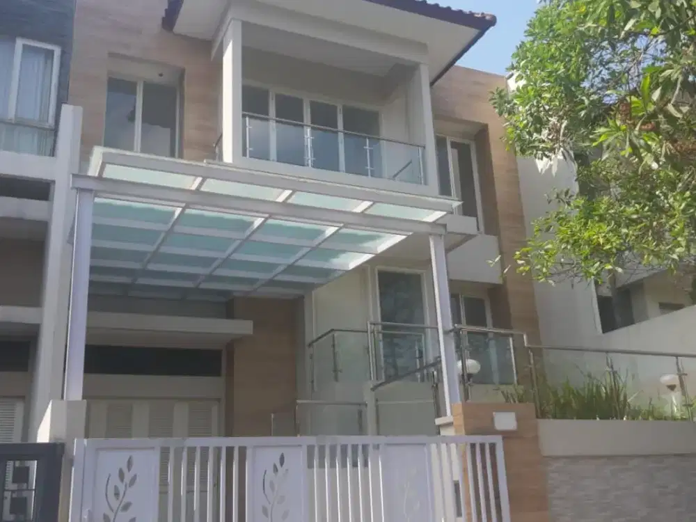 Rumah Di Salah Satu Perumahan Mewah Green Royalle, Candi Golf Semarang