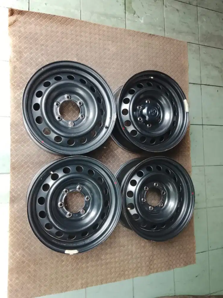 4pc velg kaleng hilux ring 17 pcd 6x139 lbr 7,5 lengkap dop