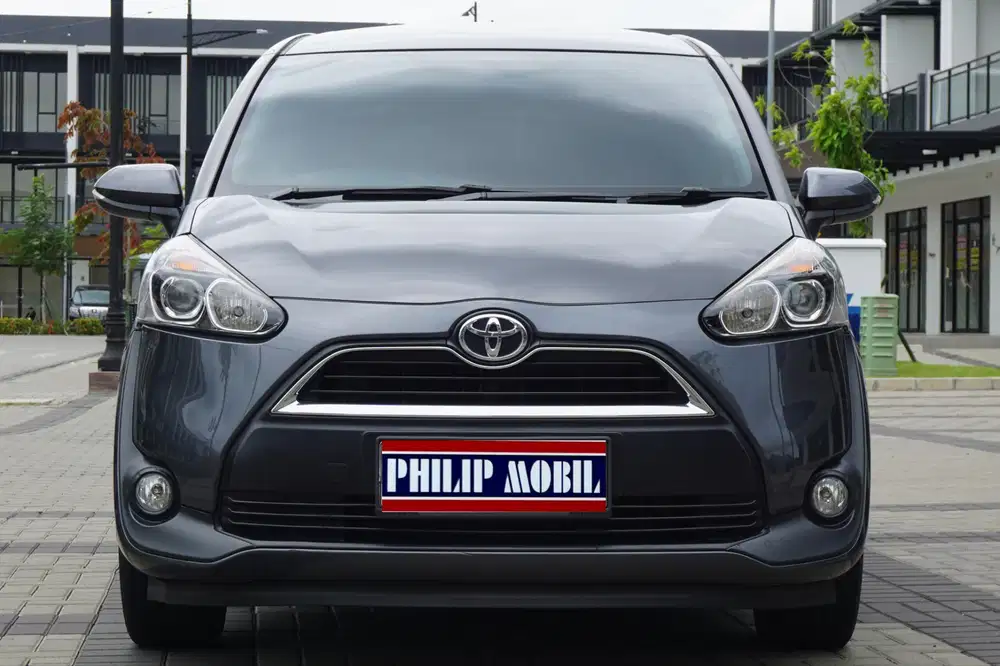Toyota Sienta 1.5 V AT 2018 – Power Sliding Door, Km Asli, Istimewa