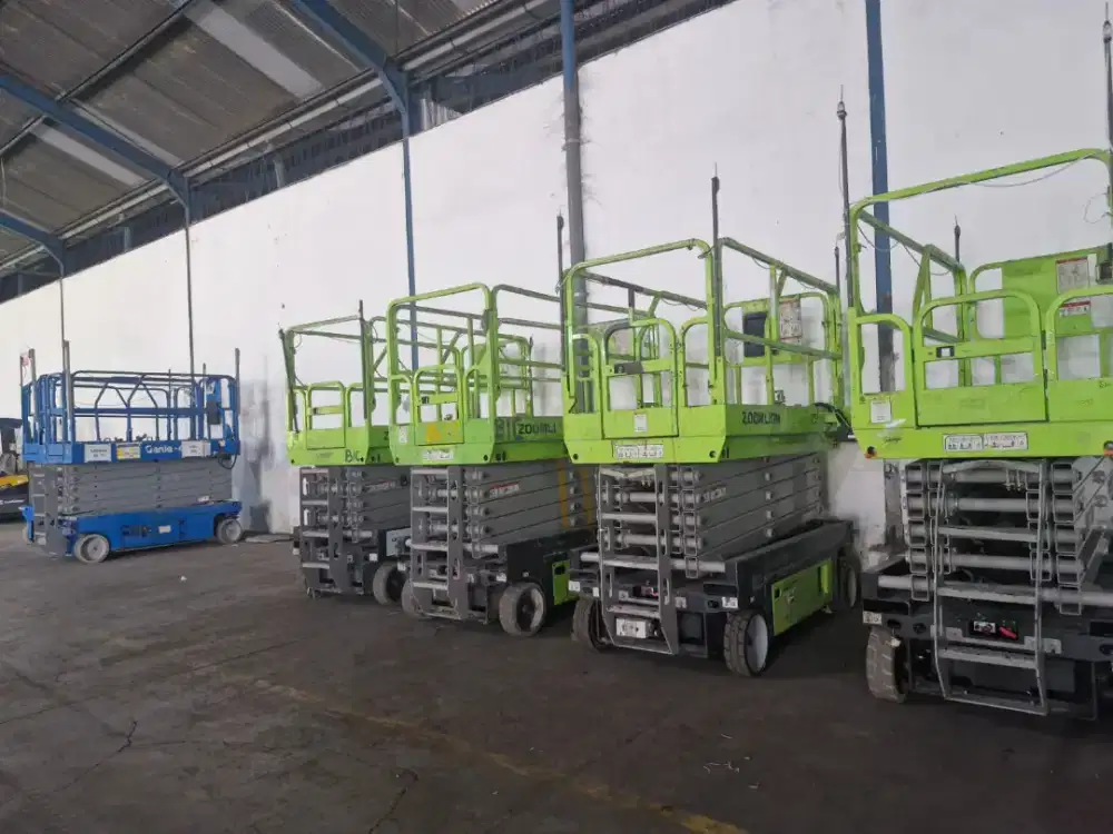 Jasa sewa boomlift dan Scissor lift Surabaya