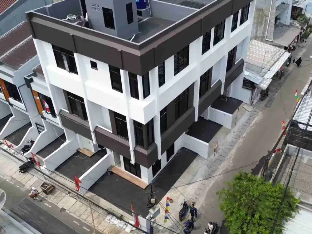 semi ruko kran 3lantai plus rooftop SHM Kemayoran Jakarta pusat