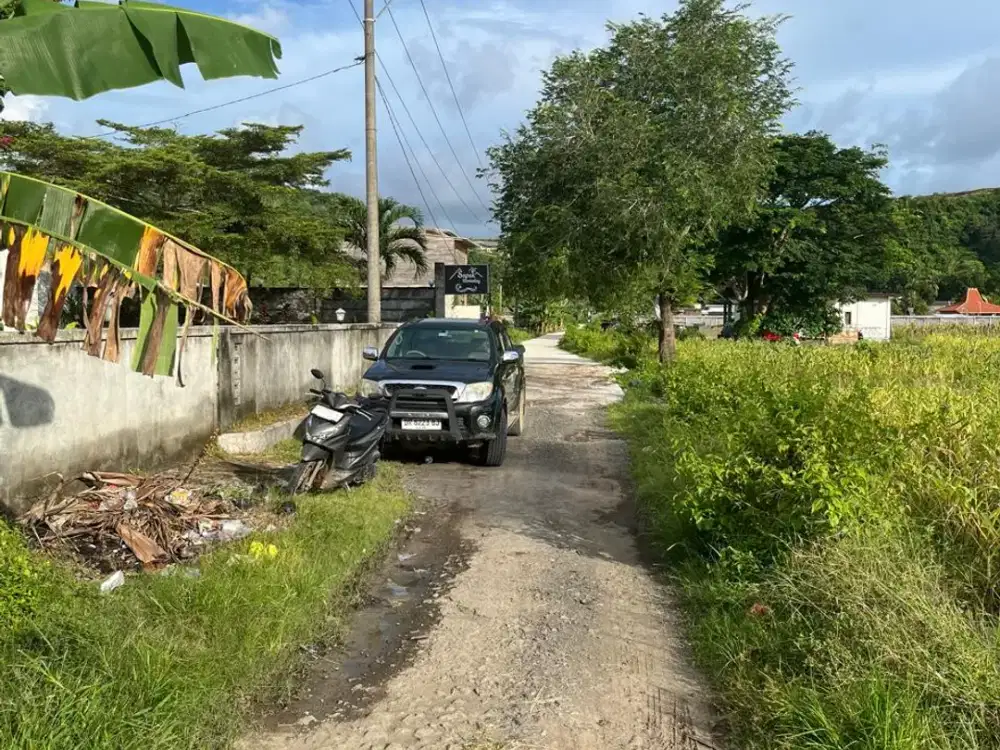 Tanah di selong belanak dekat Kuta Mandalika