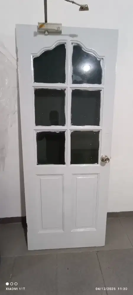 Kusen dan pintu kayu