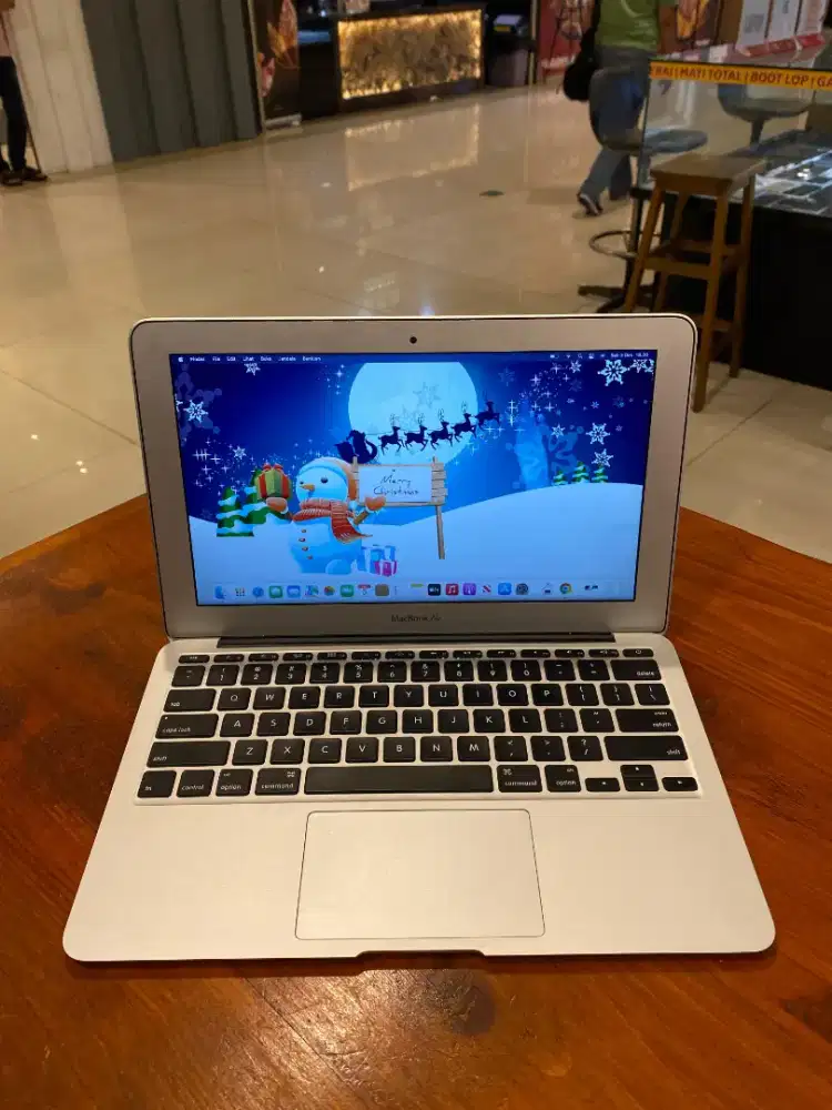 Macbok Air 11 inch , 2015