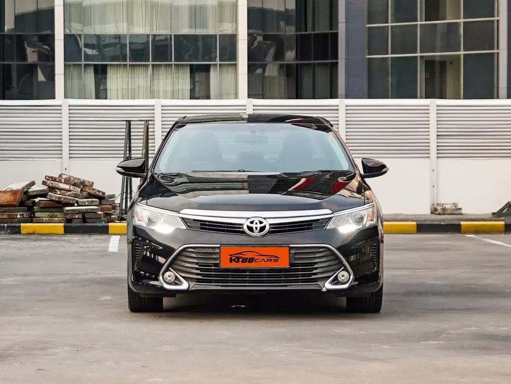 [DP 10Jt] TOYOTA CAMRY V 2.5 MATIC HITAM 2017