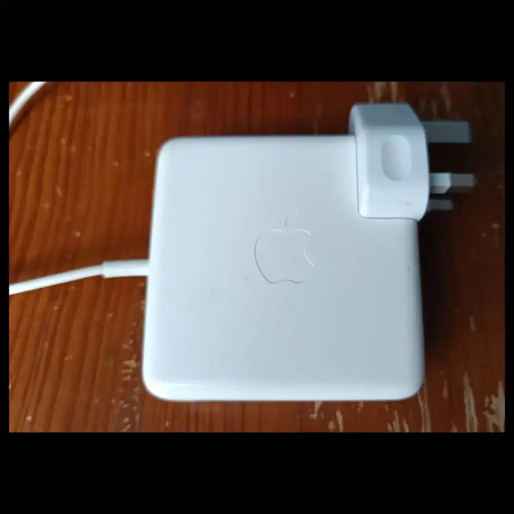 Charger apple
Magsafe 85W
