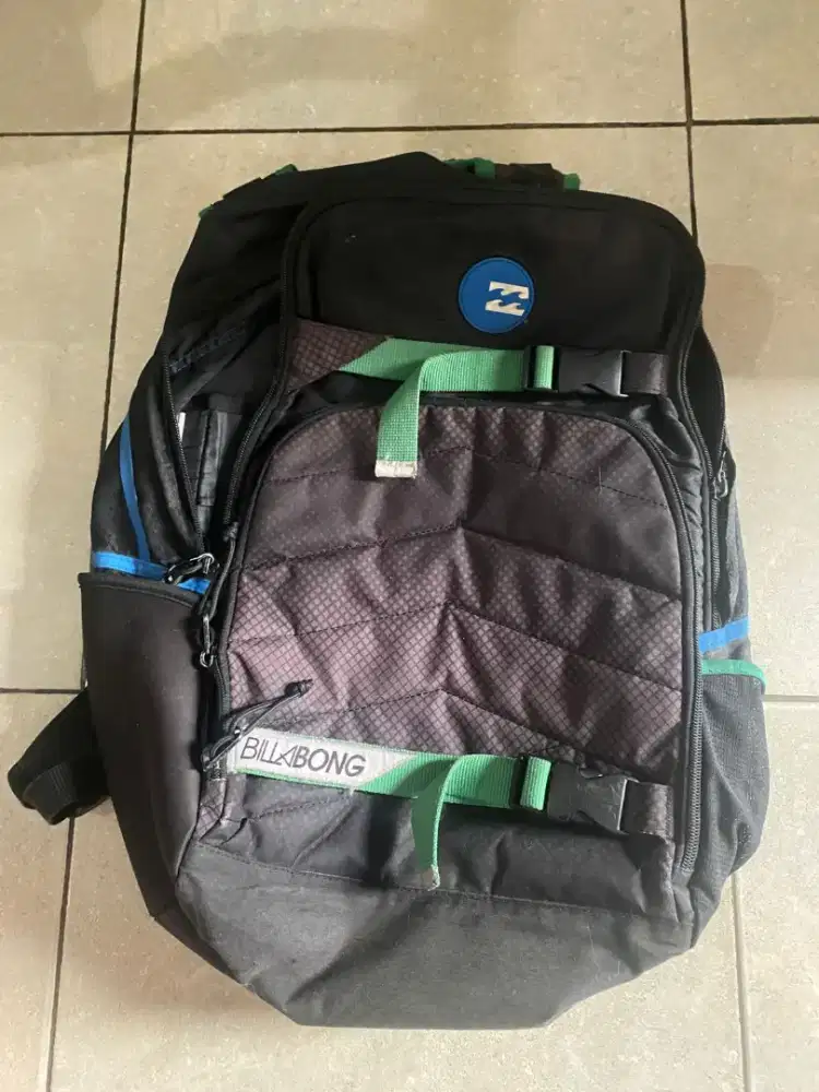 Tas merk tertera di foto original