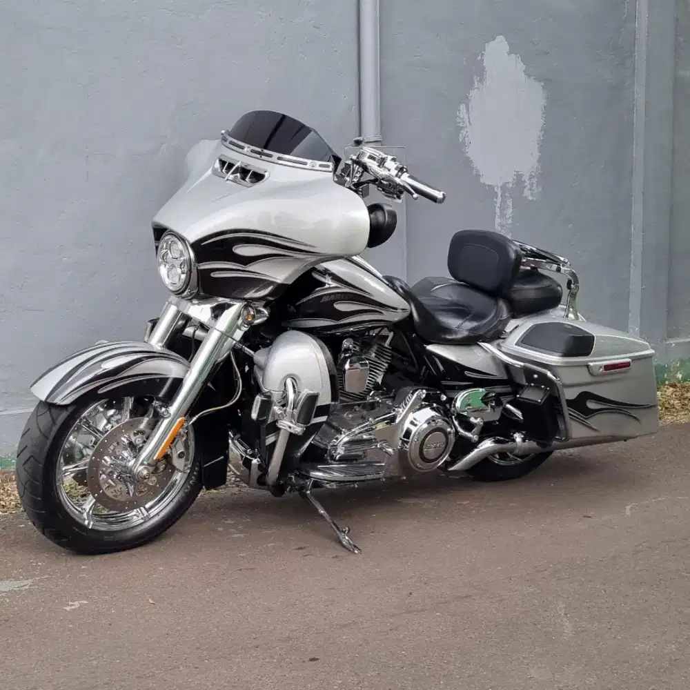 Harley Davidson Street Glide CVO 2015