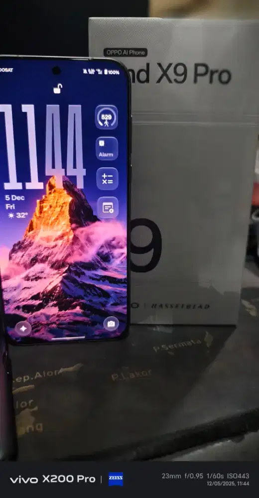 oppo find X9 pro titaniun like new