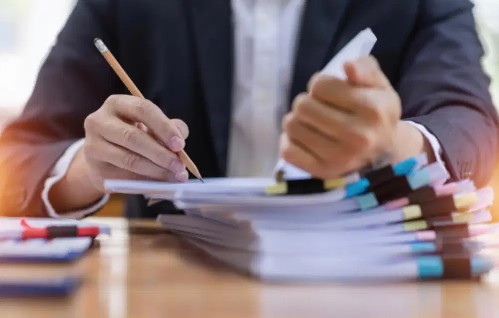 LOKER STAFF DOCUMENT CONTROLLER