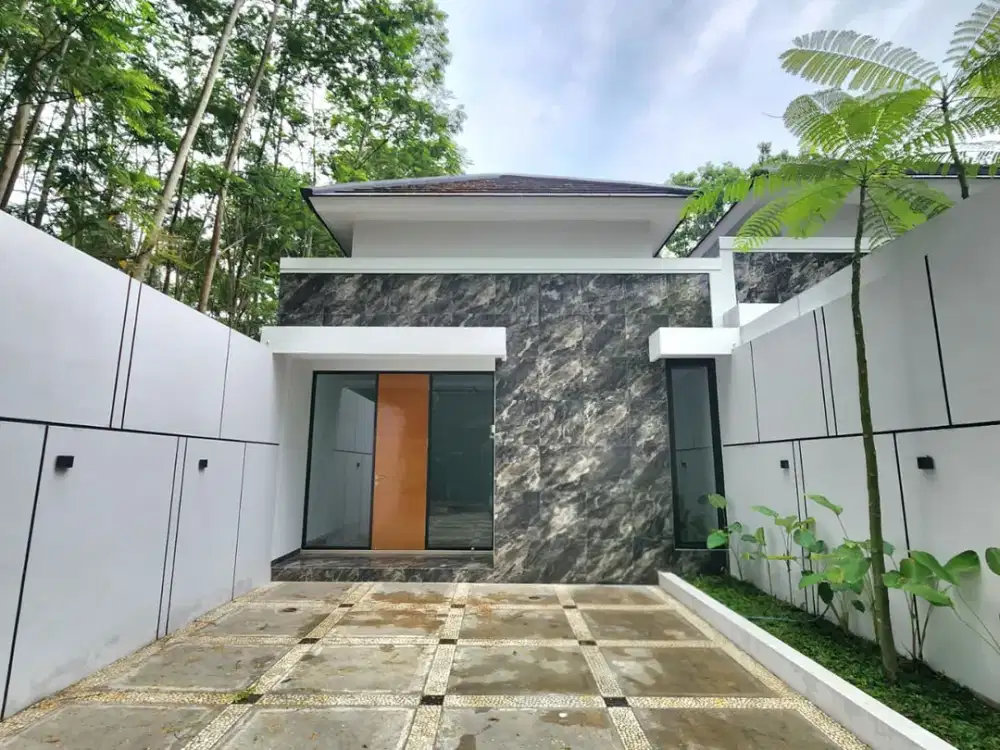 RUMAH FULL FURNISHED SIAP HUNI DEKAT UII JAKAL