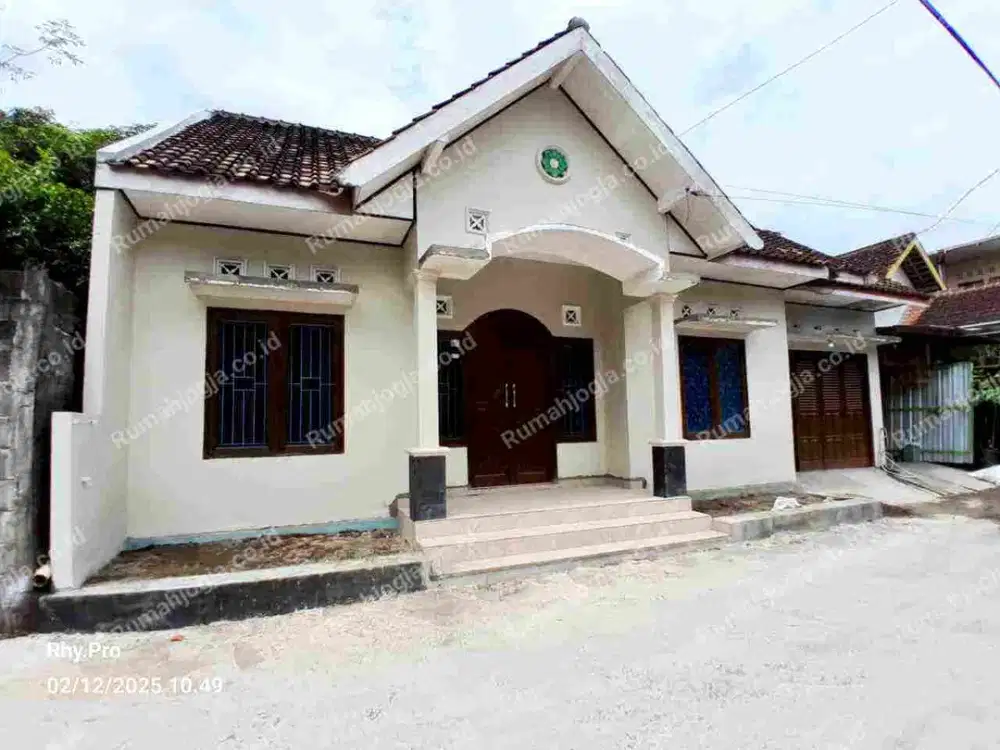 rumah strategis area Wedomartani dekat stadion maguwoharjo