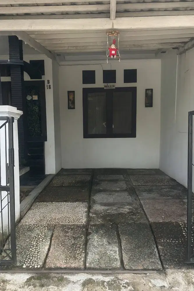 JUAL CEPAT RUMAH 2 LANTAI (3 KT, 2 KM) - KAWASAN STRATEGIS