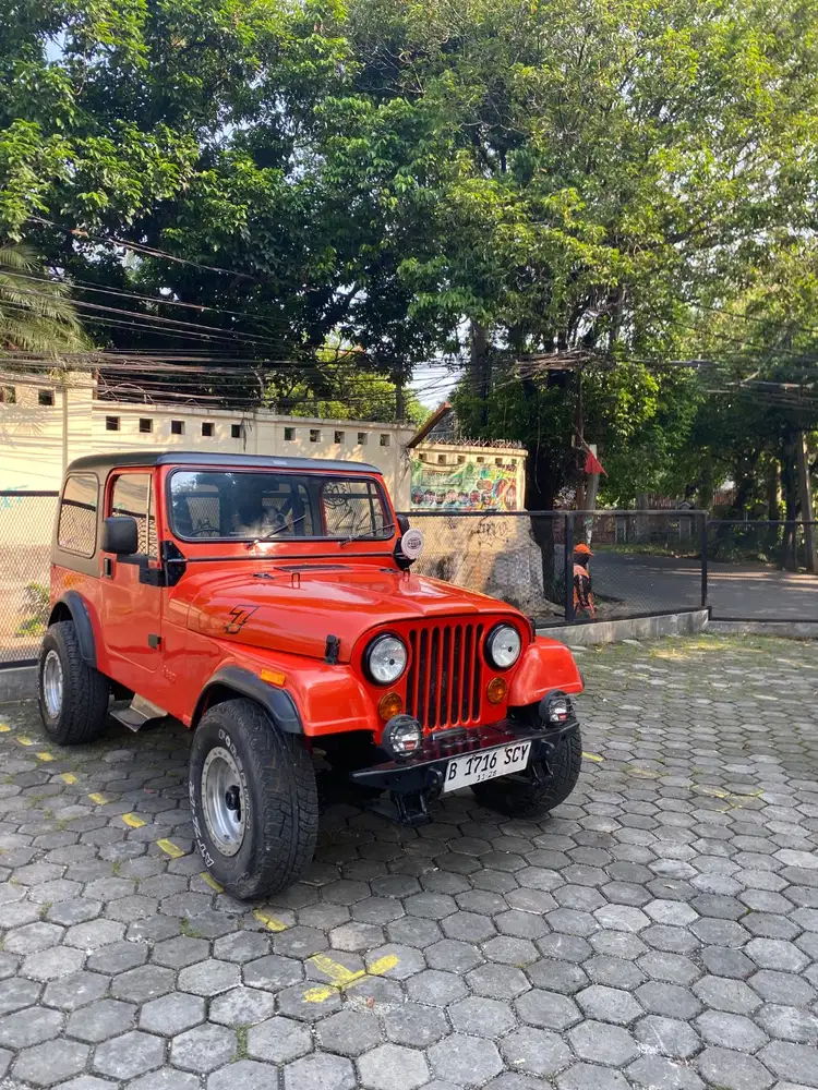 Jeep CJ7 tahun 1984 siap pakai