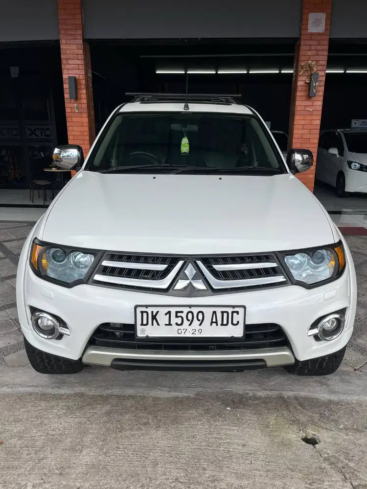 PAJERO DAKAR VGT 2015 PUTIH