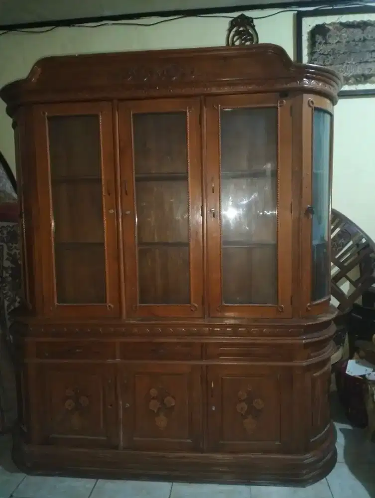 lemari hias jati Jepara asli, kayu berat, diantar khusus Medan
