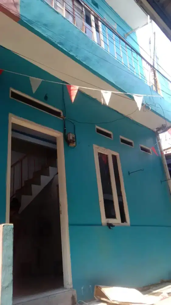 Disewa rumah 1 tahun 17.500.000 Lantai 2 , keramik