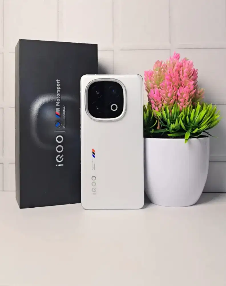 Vivo Iqoo 13 12GB / 256GB Fullset Mulus