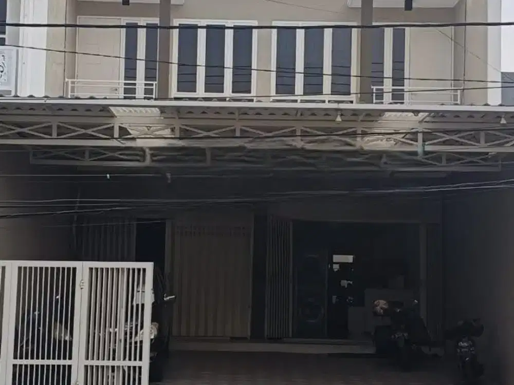 RUMAH 2 LANTAI BARU GRESS DI JALAN UTAMA KOMPLEK JEMURSARI, ROW LEBAR