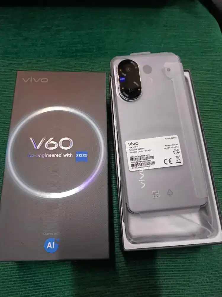 Vivo V60 5G 12/256gb garansi panjang seperti baru