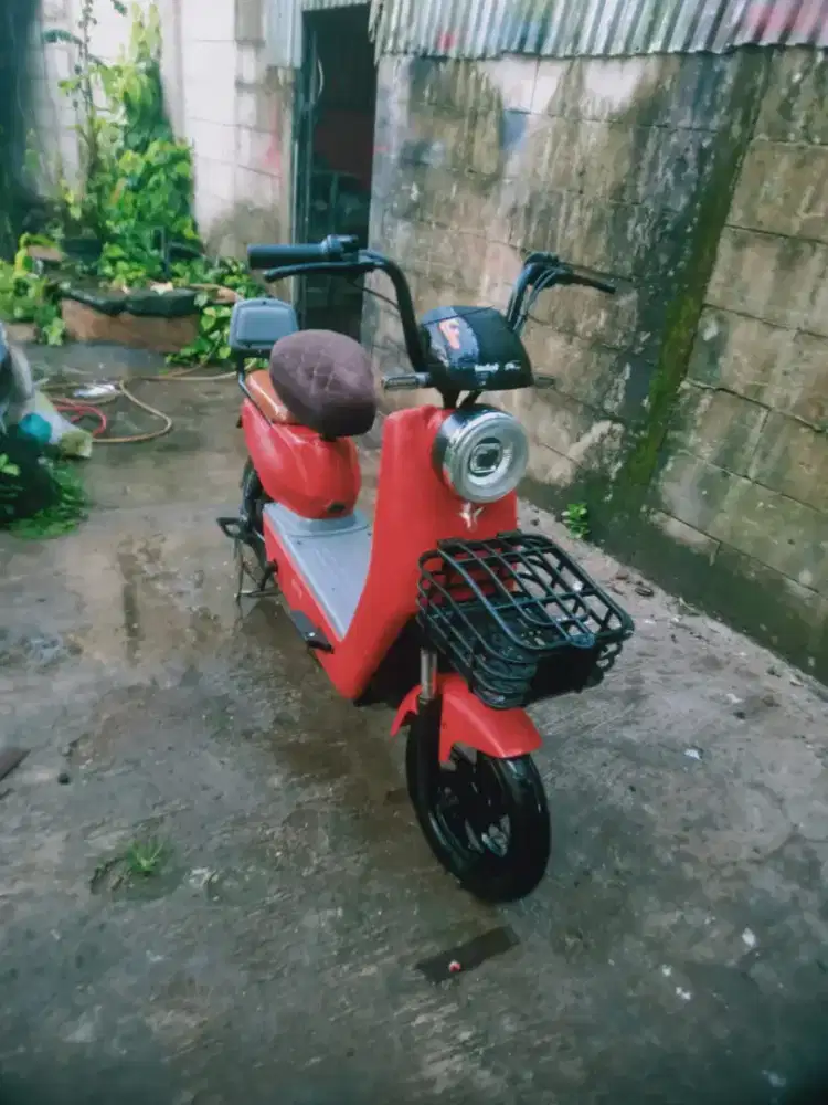 Sepeda listrik merek goda kondisi normal gda minus siap pake