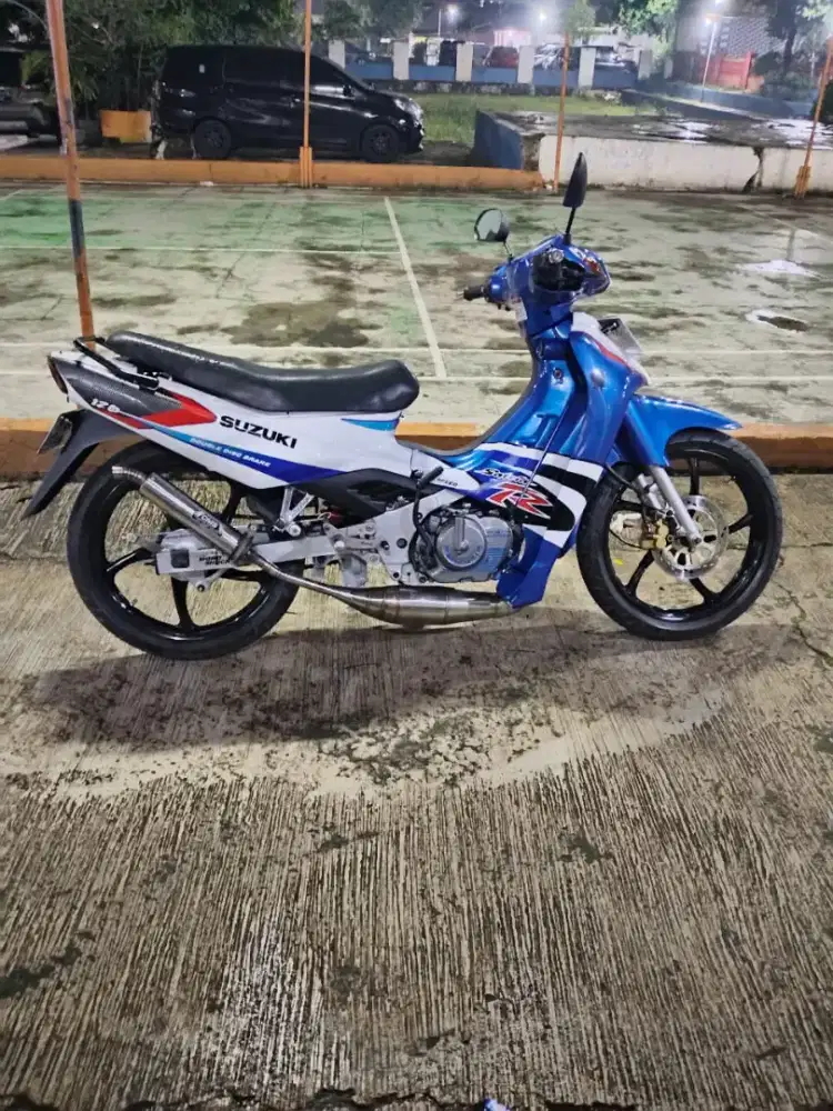 Dijual Suzuki satria 2 tak 6 speed tahun 2001