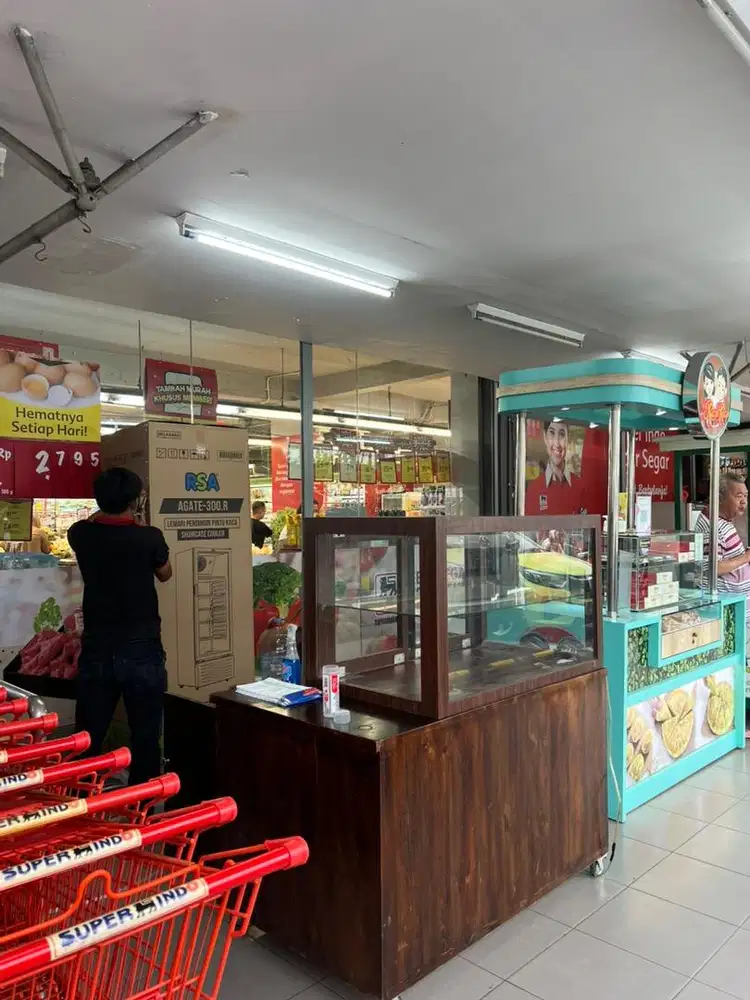 Lowongan kerja untuk WANITA jaga stand bakery