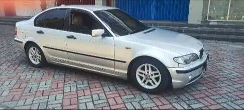 BMW 318i / E46 Silver 2023