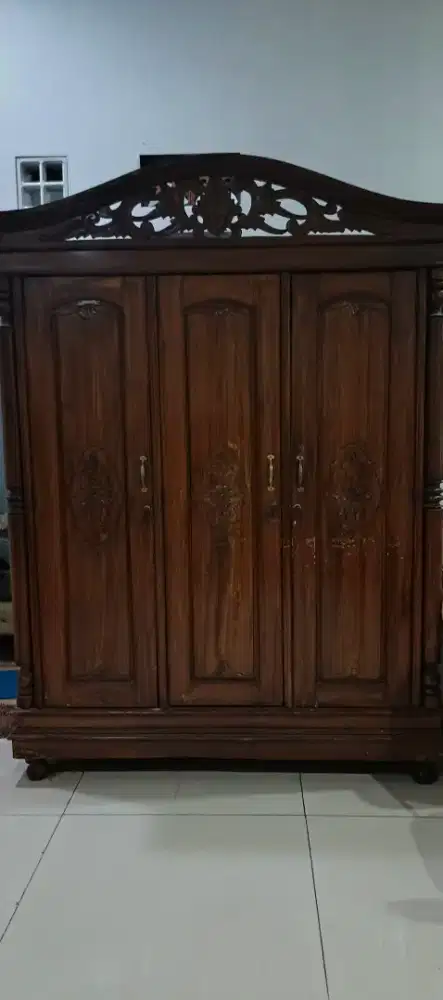 Dijual Lemari kayu jati 3 pintu