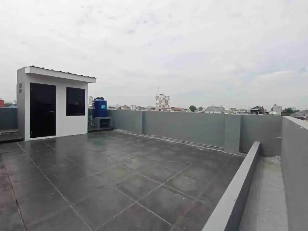 Rumah semi ruko siap huni 3 lantai kran 5 kemayoran SHm  jakpus