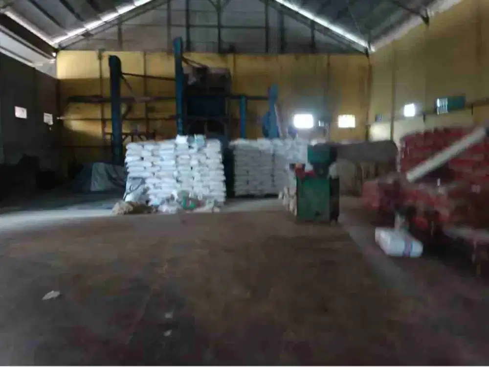 RUMAH USAHA DAN RUKO DIJUAL SEPAKET LOKASI STRATEGIS UNTUK USAHA DI DEMAK