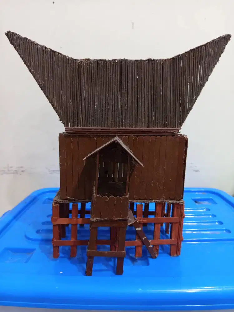 miniatur rumah padang